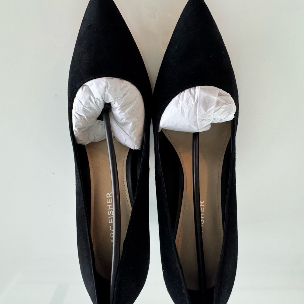 NWT Marc Fisher Black Suede Block Heel Elegant Slip-On Design Dress Pumps